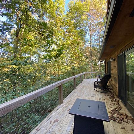 The Treehouse At The Rustic Retreat Hotel Нашвил Екстериор снимка
