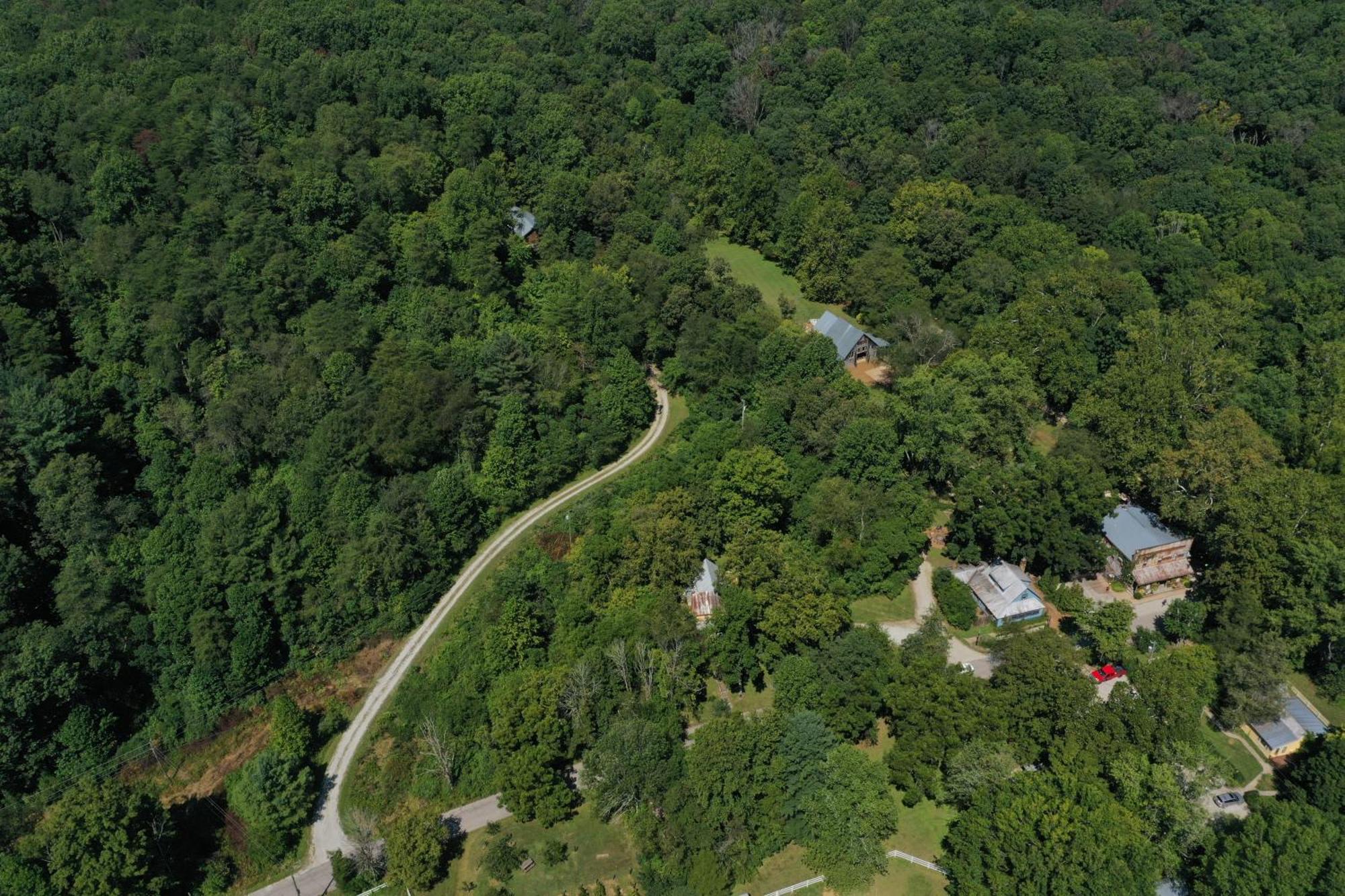 The Treehouse At The Rustic Retreat Hotel Нашвил Екстериор снимка
